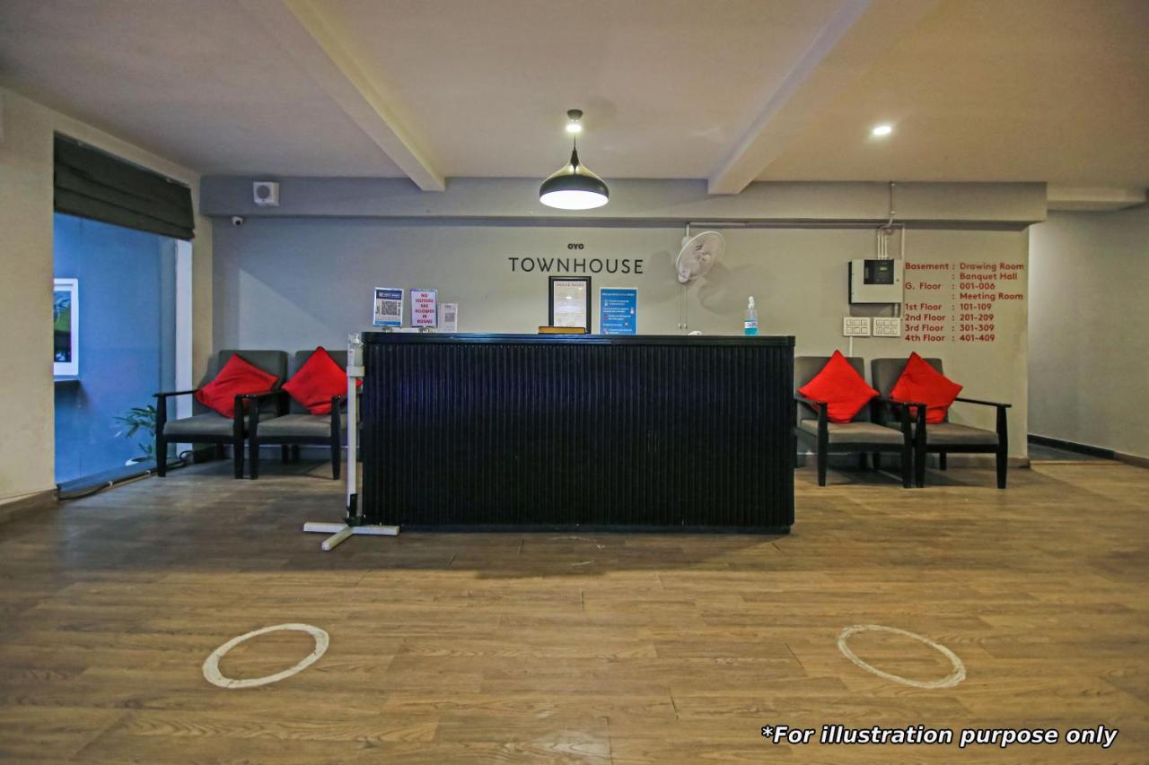 מלון מומביי Vaccinated Staff- Oyo Townhouse 105 Khar West Station מראה חיצוני תמונה