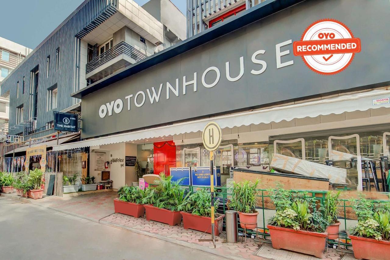 מלון מומביי Vaccinated Staff- Oyo Townhouse 105 Khar West Station מראה חיצוני תמונה