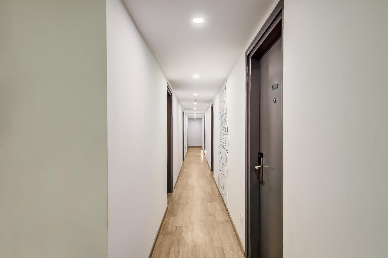 מלון מומביי Vaccinated Staff- Oyo Townhouse 105 Khar West Station מראה חיצוני תמונה